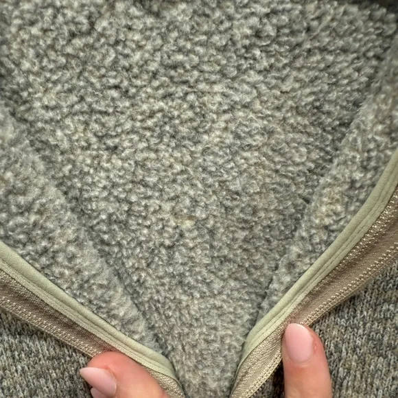 Patagonia Women's Better Sweater 1/4-Zip Fleece in the "Pelican Cream" - Picture 6 of 7